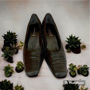 Norstrom size 7 medium black snake  like slip on shoes